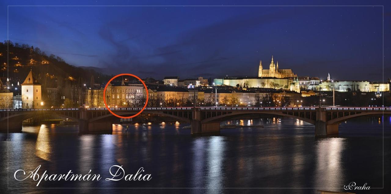 Apartman Dalia Janackovo Nabrezi Прага Екстериор снимка